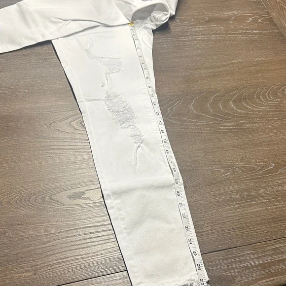 Judy Blue Women's Cropped White Jeans - Picture 8 of 8